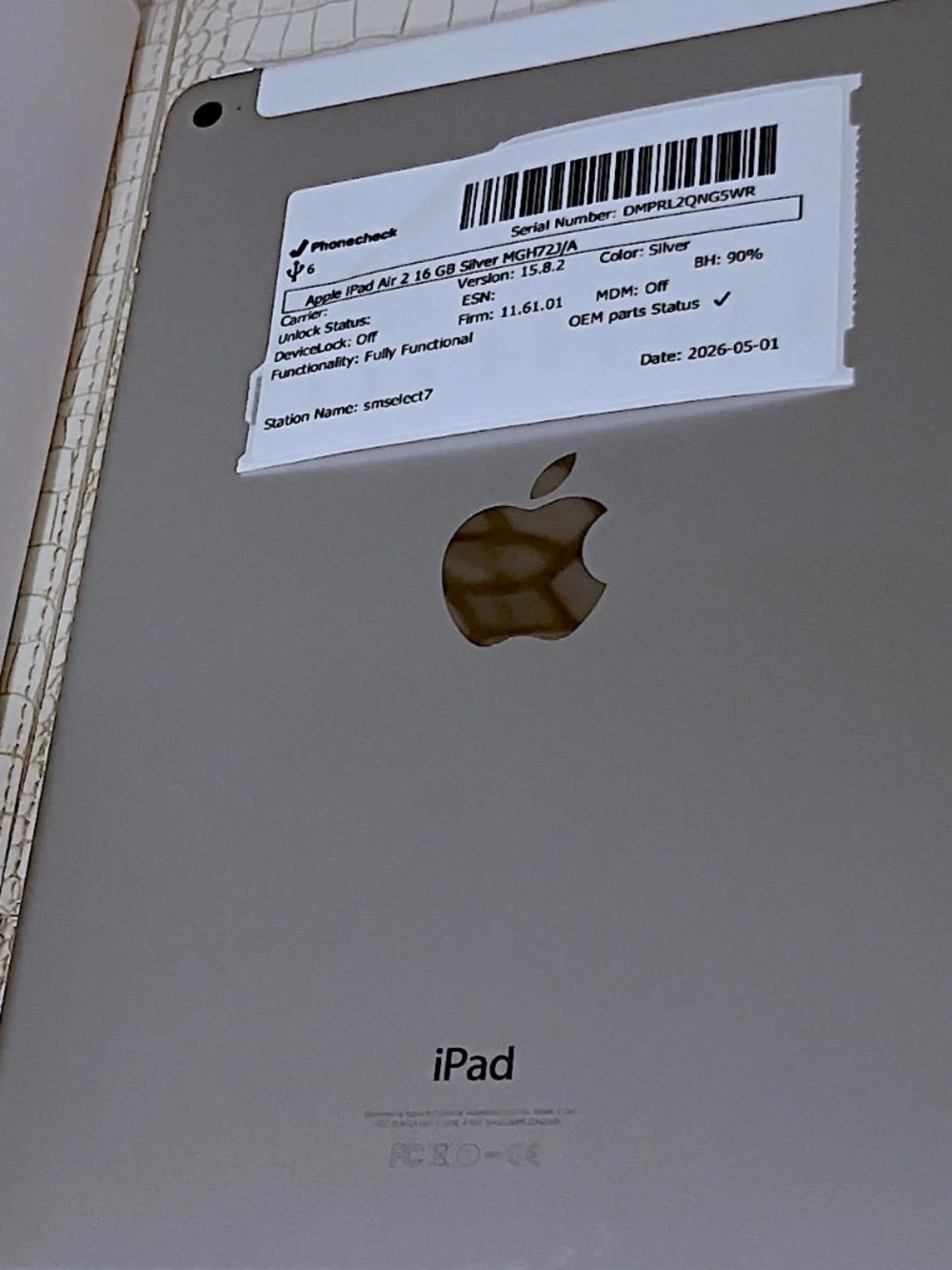Apple iPad Air2 A1567 16 GB,Wi-Fi + 4G,9.7 in-Silver(Unlocked)Battery Health 90%